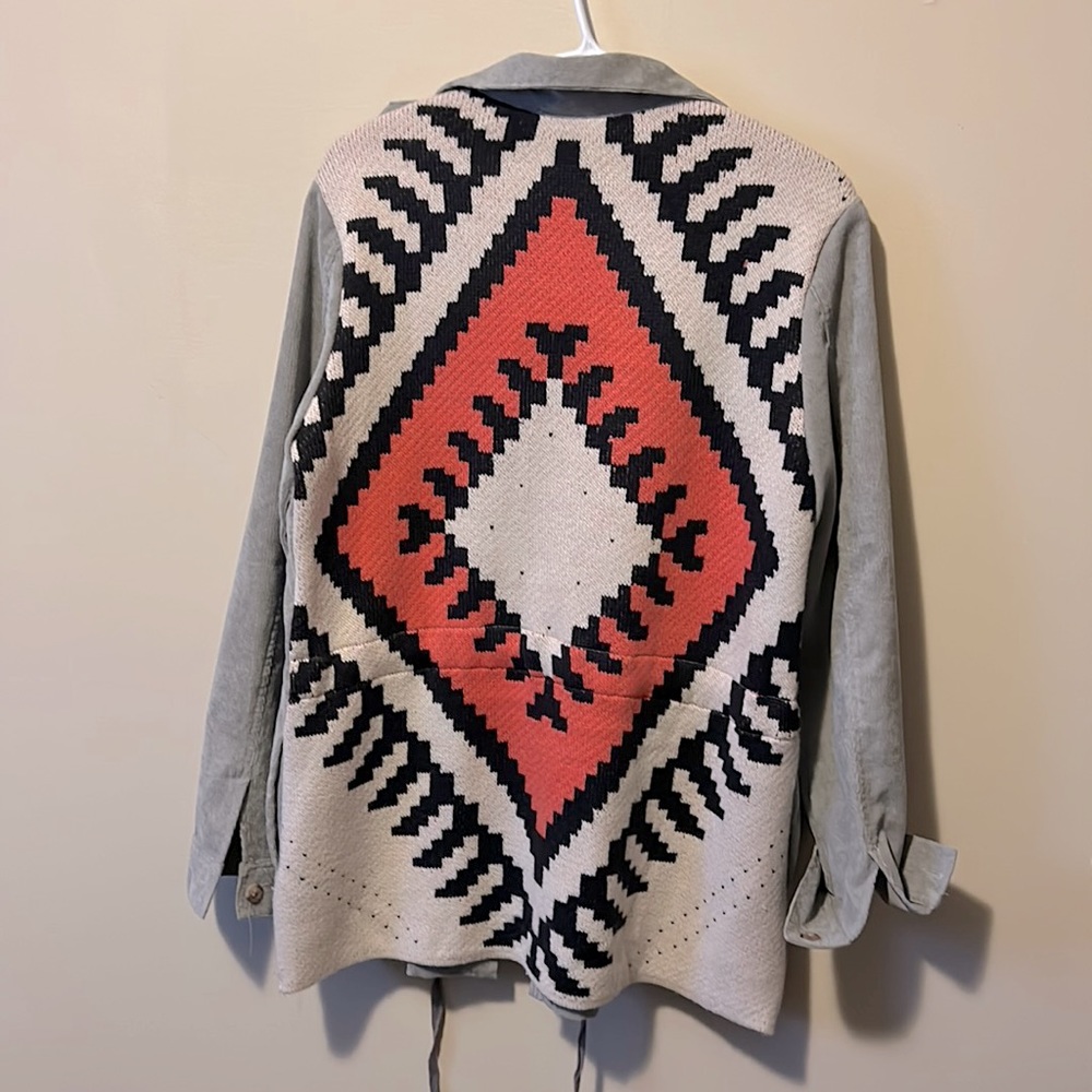 Ladies Size M Davi & Dani cute blazer with knit detail back.